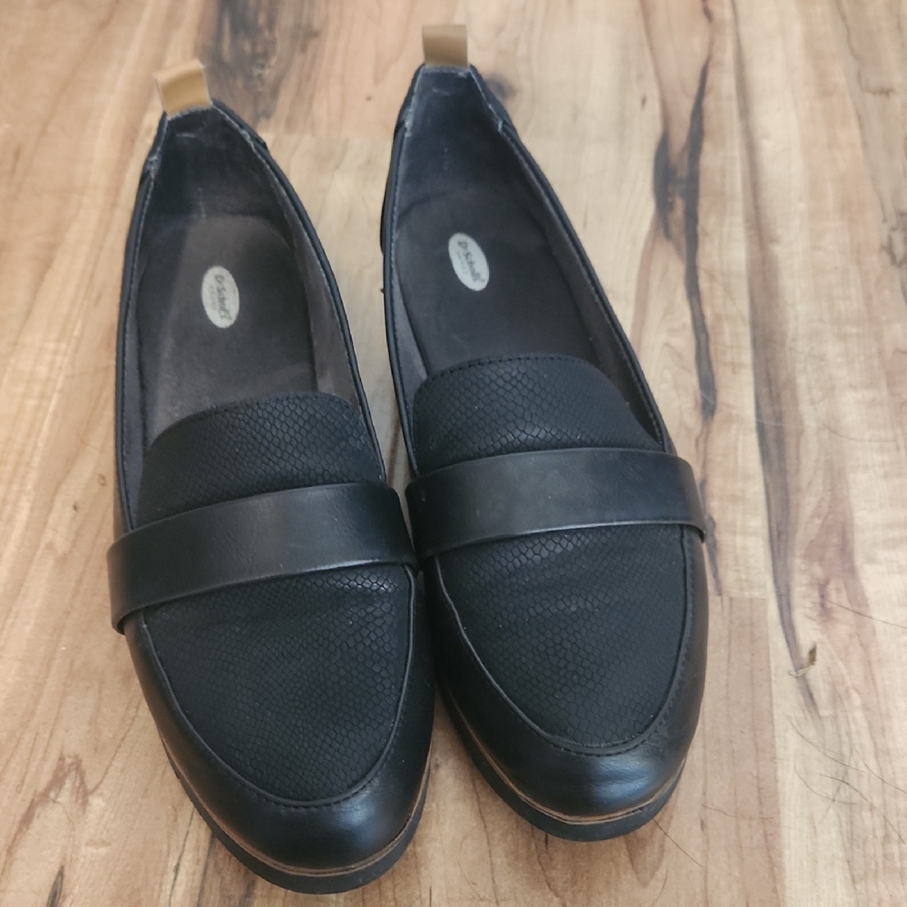 Dr. Scholl's Black Loafers Classic Penny Design